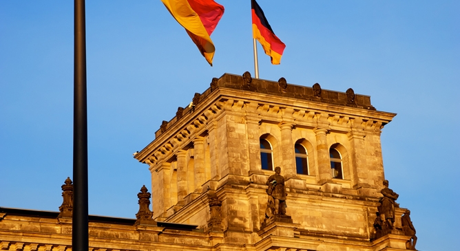 Ihr selbstgerechten Deutschen! Ihr selbstgerechten Deutschen!